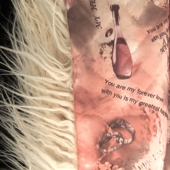 FASHION " Faux Fur Vest in Vanilla" - Picture 3 of 4